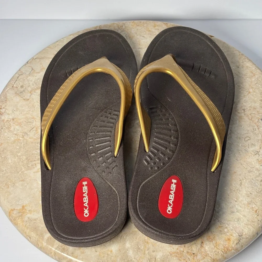 Okabashi Womens Flip Flop Sandals Brown Gold Metallic Strap Size Medium‎ M USA